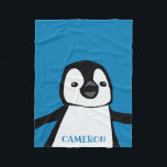 Couverture Polaire Blue Cute Funny Penguin Nursery Noir et blanc<br><div class="desc">Enveloppez votre petit dans la chaleur et la douceur avec le Blue Cute Funny Penguin Nursery Black and White Fleece Blanket. Conçue pour les amoureux des animaux, cette couverture présente une adorable illustration de pingouin qui captera le coeur des enfants et des parents. L'illustration charmante du pingouin est la pièce...</div>