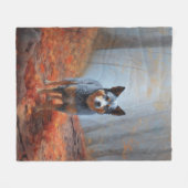 Couverture Polaire Blue Heeler dans les feuilles d'automne automne au (Devant (Horizontal))