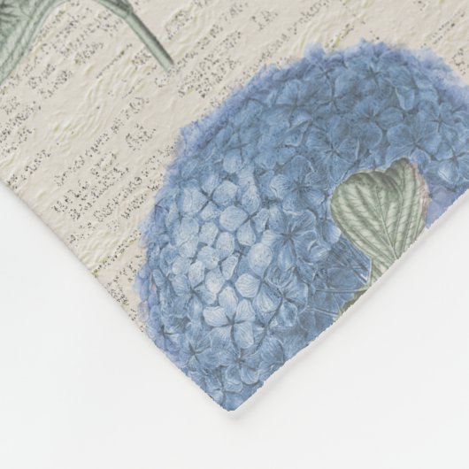 Couverture Polaire Blue Hydrangea Blossom on Antique Calligraphy (Coin)