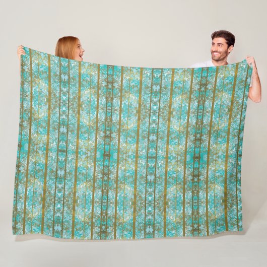 Couverture Polaire Blues et Motif or (En situation)