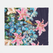 Couverture Polaire Bordure horizontale florale. Lys et delphiniums,  (Devant (Horizontal))