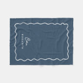 Couverture Polaire Bordure ondulée bleue de lac monogrammée (Devant (Horizontal))