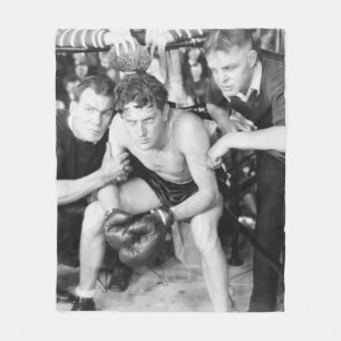 Couverture Polaire Boxer dans un coin avec entraîneurs, boxe, vintage