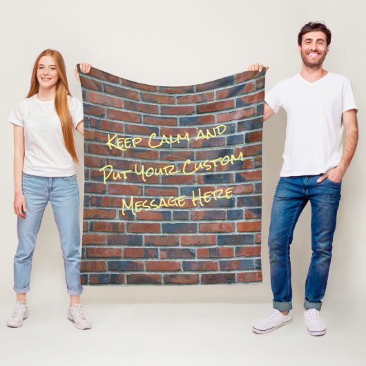Couverture Polaire Brick Graffiti mur message personnalisé (En situation)