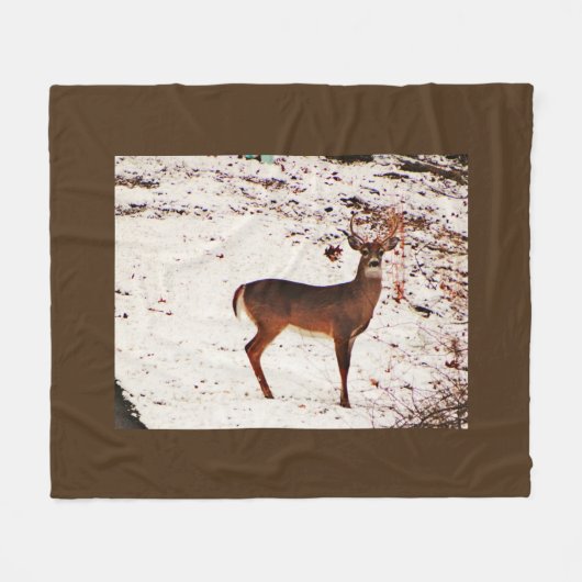 Couverture Polaire Buck Deer dans la neige (Devant (Horizontal))