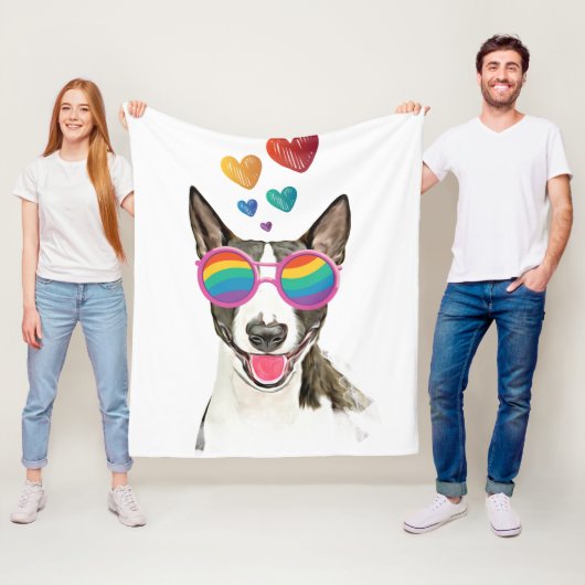 Couverture Polaire Bull Terrier Chien avec Coeurs Saint-Valentin (En situation)