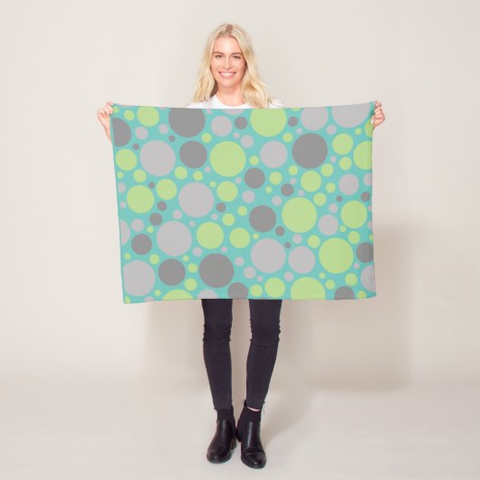 Couverture Polaire Bulles modernes Gris et Vertes (En situation)