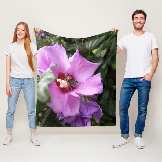 Couverture Polaire Bumblebebe sur la fleur d'Hibiscus (En situation)