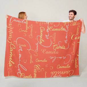 Couverture Polaire Camila nom personnalisé initiale répétée en rouge