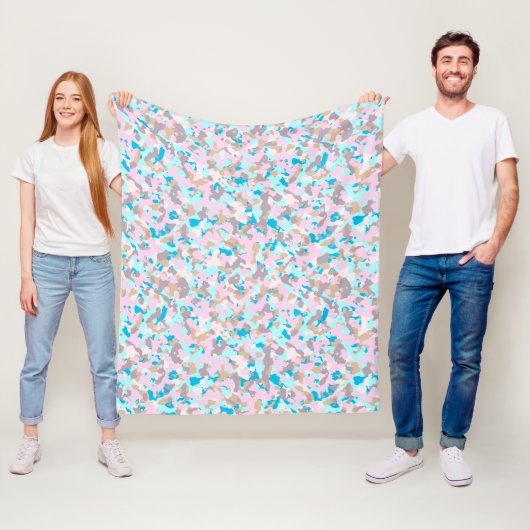 Couverture Polaire Camouflage bleu et rose (En situation)
