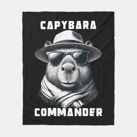 Couverture Polaire Capybara Avec Lunettes De Soleil Capy Commander (Devant)