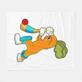 Couverture Polaire Carrot at cricket with cricket bat (Devant (Horizontal))