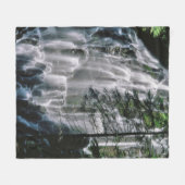 Couverture Polaire Cascade dans la forêt, Oregon (Devant (Horizontal))