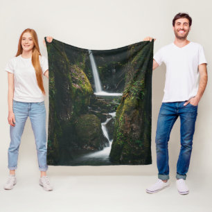 Couverture Polaire Cascade d'eau personnalisée descendant la verdure
