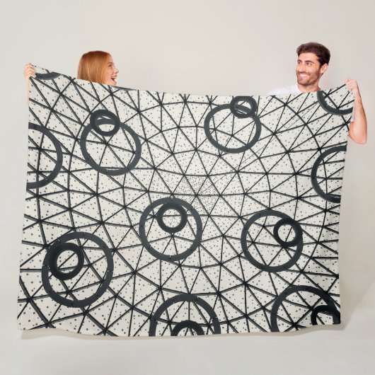 Couverture Polaire Cercles Abstraits noirs et blancs (En situation)