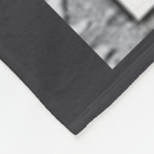 COUVERTURE POLAIRE CERTAINS HOMMES SONT OPPOSÉS À LA VIOLENCE (Coin)