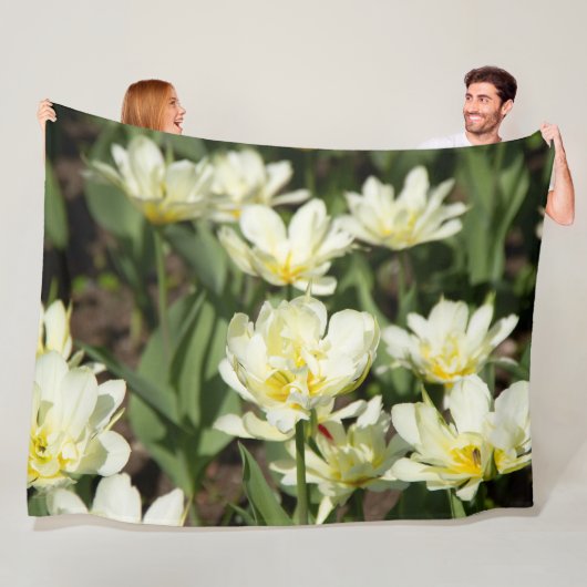 Couverture Polaire Champ de tulipes blanches (En situation)