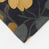 Couverture Polaire Chat avec de grands yeux devant les fleurs #2 (Coin)