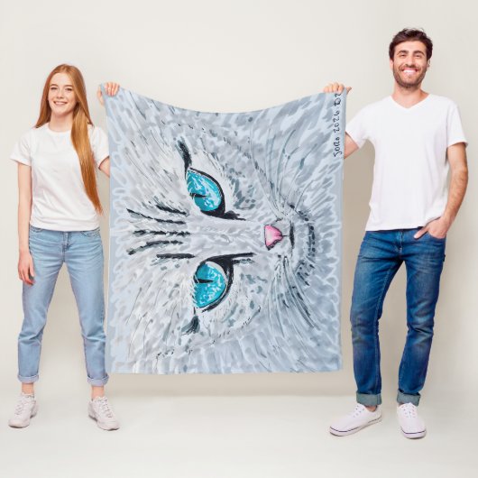 Couverture Polaire Chat Fluffy aux Yeux Bleus (En situation)