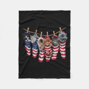 Couverture Polaire Chatons patriotiques dans des chaussettes de drape