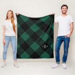 Couverture Polaire Chèque de Buffle Vert Monogramme à trois lettres<br><div class="desc">Idéal pour se baigner sur des patios dans l'air d'automne cool, ou au coin du feu lors d'une nuit d'hiver froide, cette couverture en toison ultra douce et feutrée sera votre coup de coeur. Un motif de mode, à grande échelle, buffle vert et noir coche avec un monogramme personnalisé de...</div>