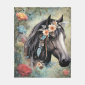 Couverture Polaire Cheval brun dans les fleurs. (Devant)