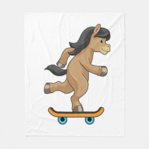 Couverture Polaire Cheval en Patinage avec Skateboard