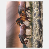 Couverture Polaire Chevaux courir dans le Surf océanique au coucher d (Devant)