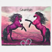 Couverture Polaire Chevaux d'Imaginaire magenta en point de dessin (Devant (Horizontal))