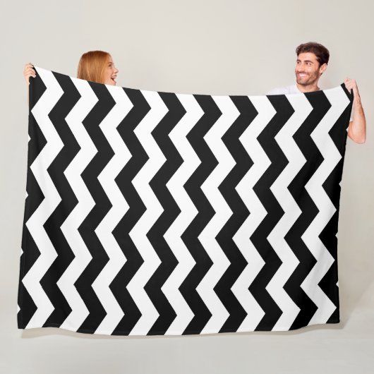 Couverture Polaire Chevron Zigzag Noir Et Blanc (En situation)