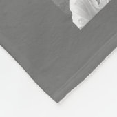 Couverture Polaire Chevrons gris et rose avec Monogramme personnalisé (Coin)