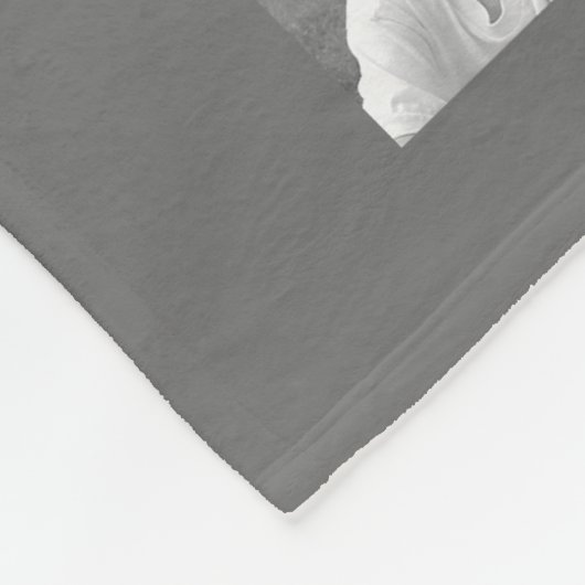 Couverture Polaire Chevrons gris et rose avec Monogramme personnalisé (Coin)