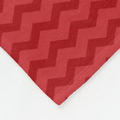 Couverture Polaire chevrons rouges monogrammes (Coin)