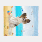 Couverture Polaire Chien de Papillon sur la plage (Devant (Horizontal))