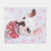 Couverture Polaire Chien-taureau français avec Cravate de Bow (Devant (Horizontal))