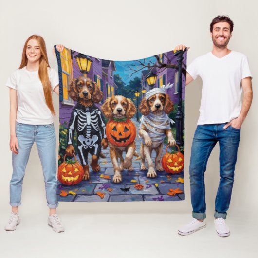 Couverture Polaire Chiens Cocker Spaniel faisant Trick-or-Treating à  (En situation)