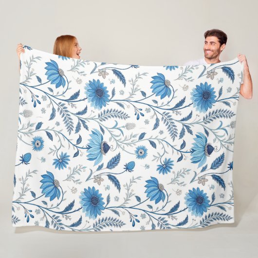 Couverture Polaire Chinoiserie Blue Echinacea Pattern (En situation)