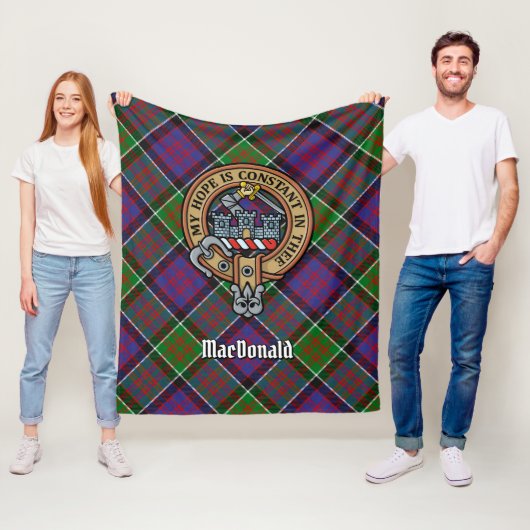 Couverture Polaire Clan MacDonald de Clanranald Crest sur Tartan (En situation)