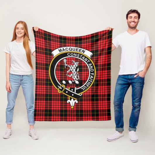 Couverture Polaire Clan MacQueen Tartan Plaid (En situation)