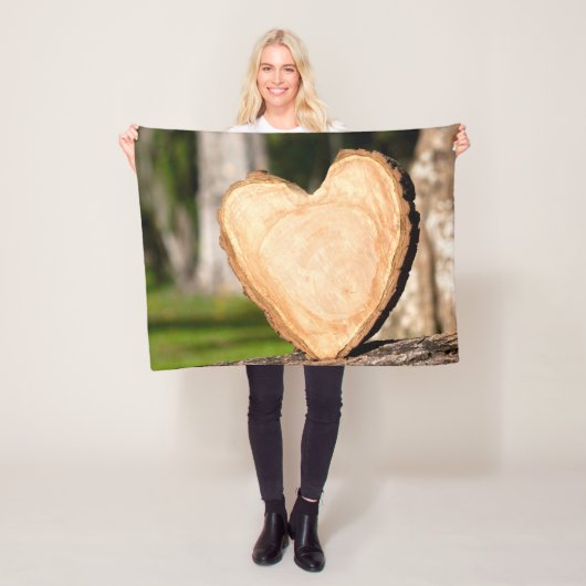 Couverture Polaire coeur en bois (En situation)