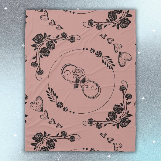 Couverture Polaire Coeurs noirs simples, Floral, Infinité sur prune |