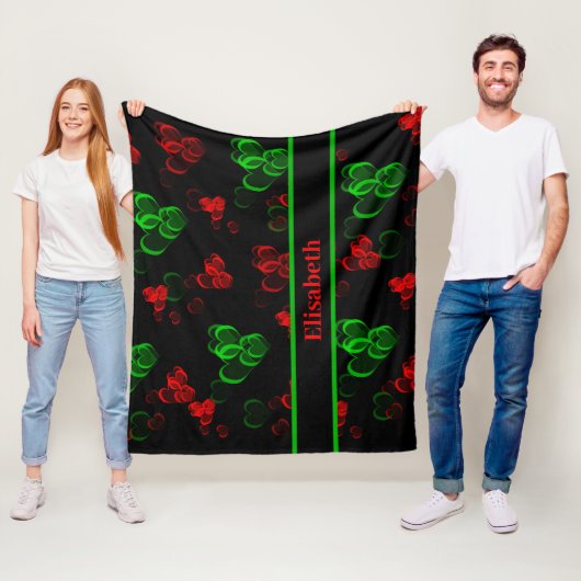Couverture Polaire cœurs rouges et verts (En situation)