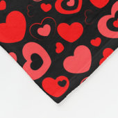 Couverture Polaire Coeurs rouges sur noir (Coin)