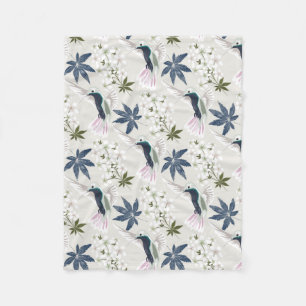 Couverture Polaire Colibris et fleurs blanches.