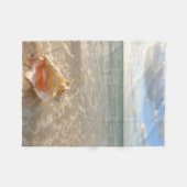 Couverture Polaire Conque Shell en sable sur la plage tropicale (Devant (Horizontal))