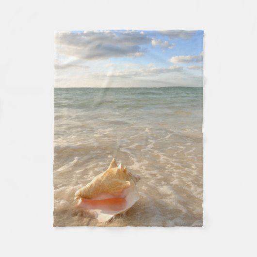 Couverture Polaire Conque Shell en sable sur la plage tropicale (Devant)