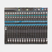 Couverture Polaire Contrôle de mixeur sonore, salle d'événements. (Devant (Horizontal))