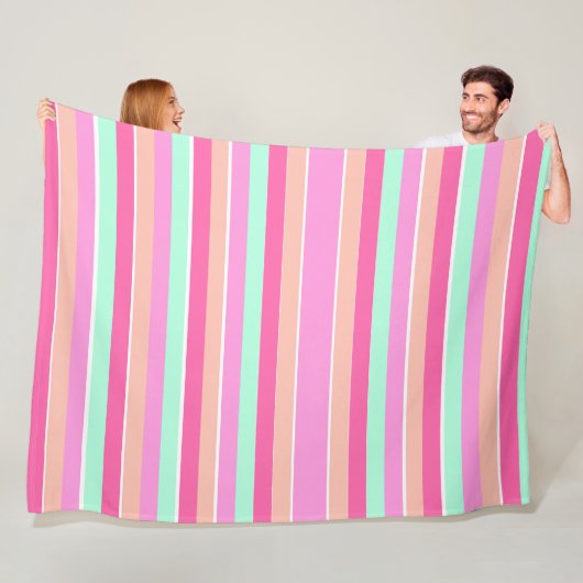 Couverture Polaire Couleurs de bonbons rayures (En situation)