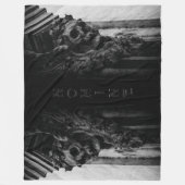 Couverture Polaire Crâne des ailes de pierre (Devant)