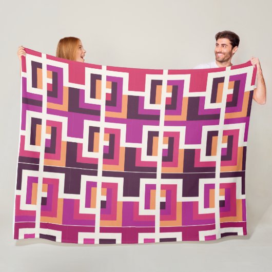 Couverture Polaire Creative geometry fuchsia and pink tones (En situation)